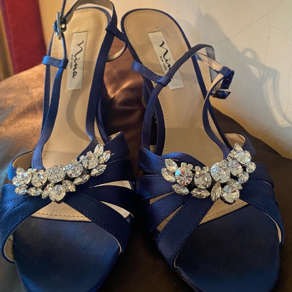 nina beronia pump silver